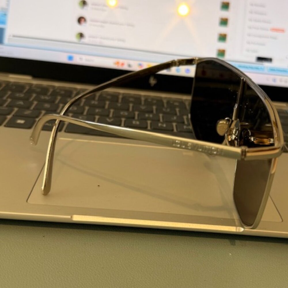 LOUIS VUITTON SUNGLASSES - Picture 4 of 5